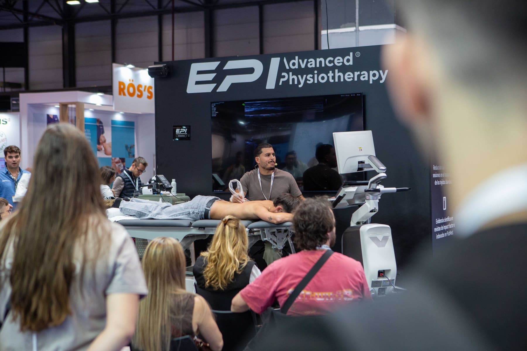 Aplicación de tecnología clínica en una sesión práctica del programa